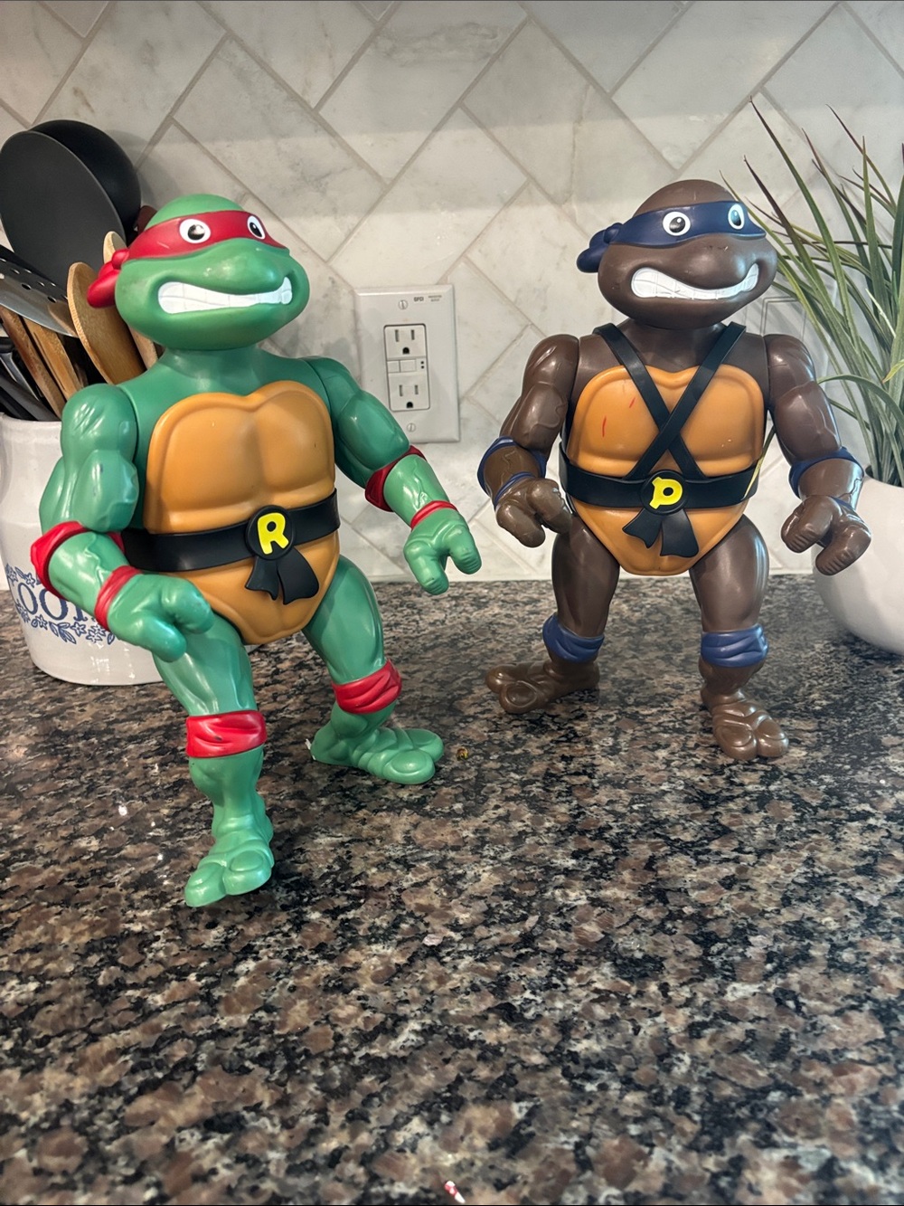 The selected region shows a 12-inch giant Playmates Teenage Mutant Ninja 🐢
